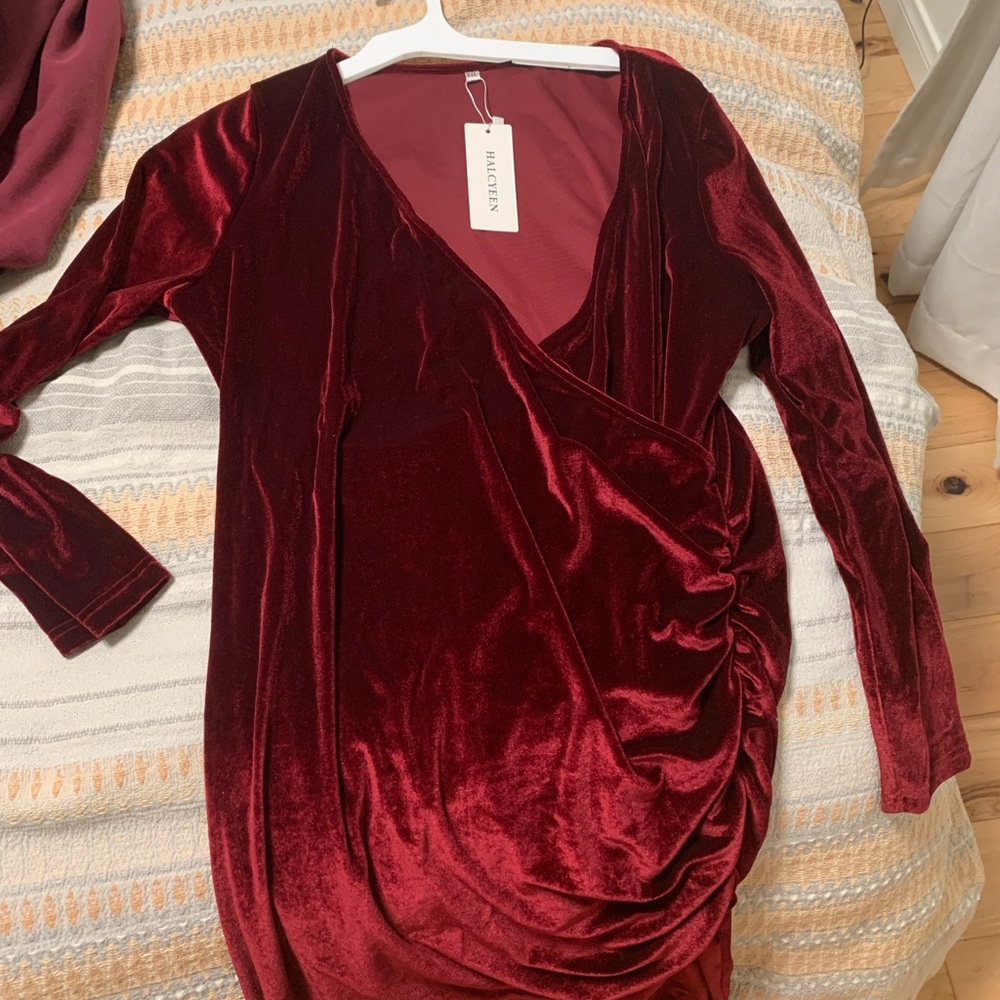Red dress, side scrunch.
